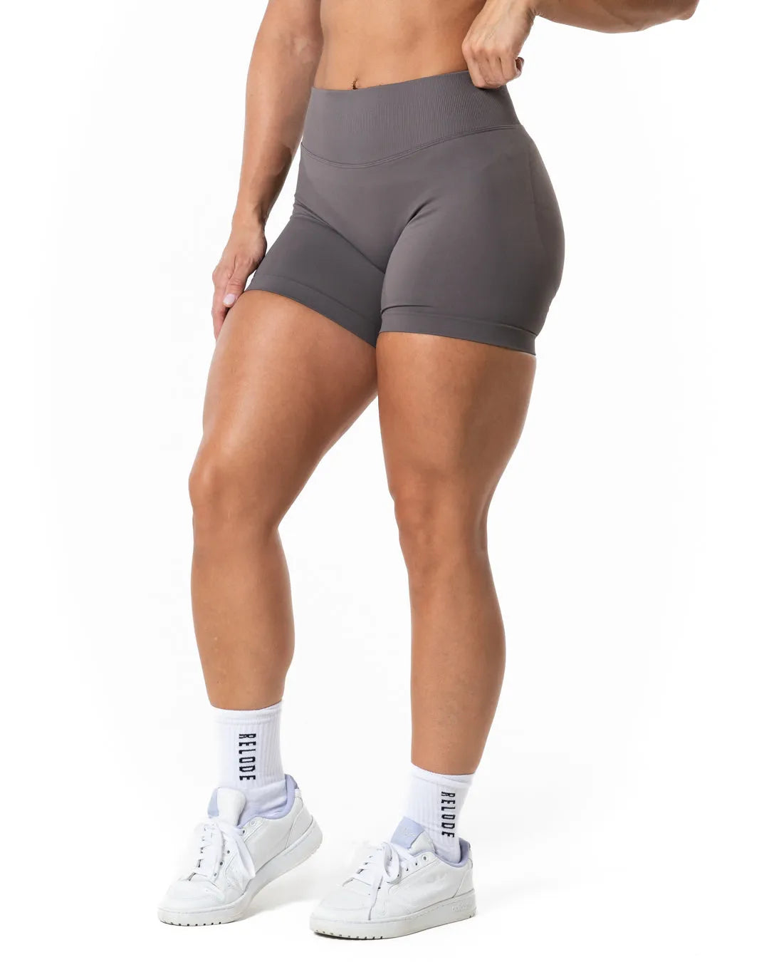 Aura Seamless Scrunch Shorts - Earth Grey